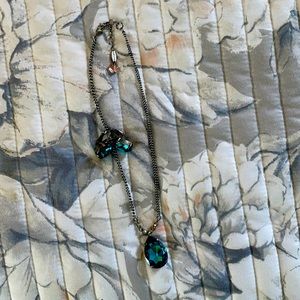 Dialogues one stone pendant necklace and earrings